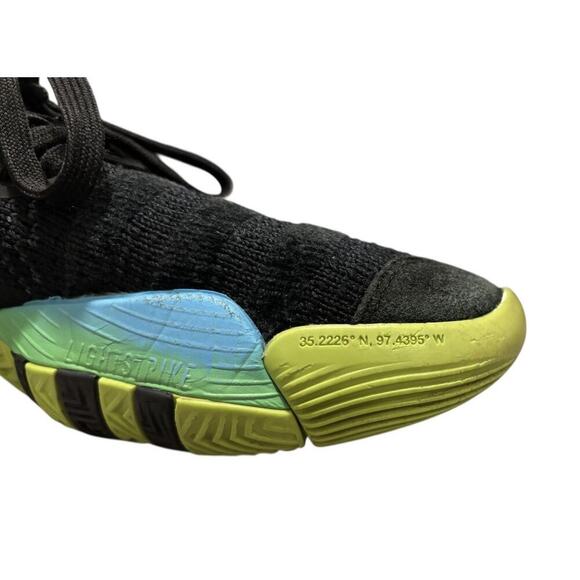 Adidas Trae Young 2 Basketball - Picture 11 of 11